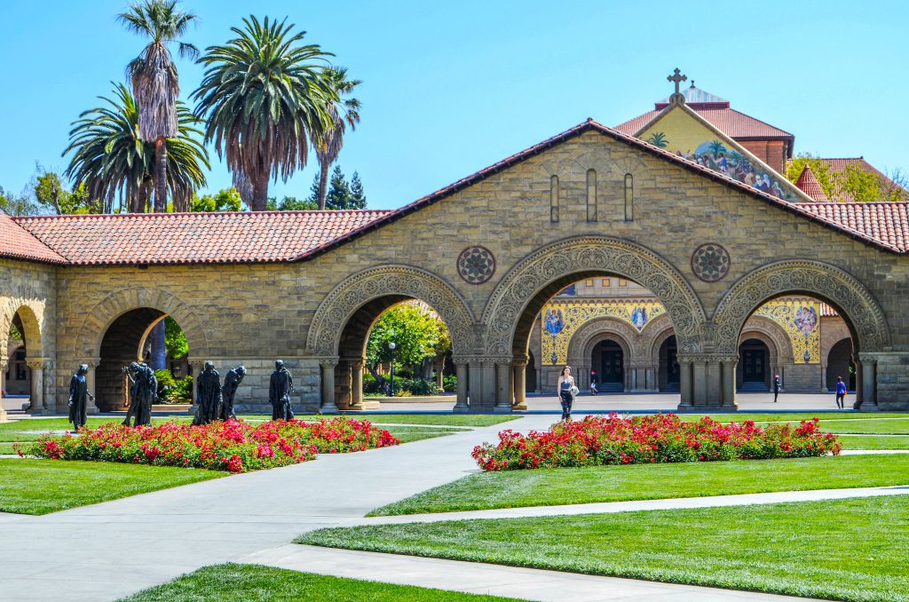 Knight-Hennessy Scholars: pós-graduação com bolsa em Stanford