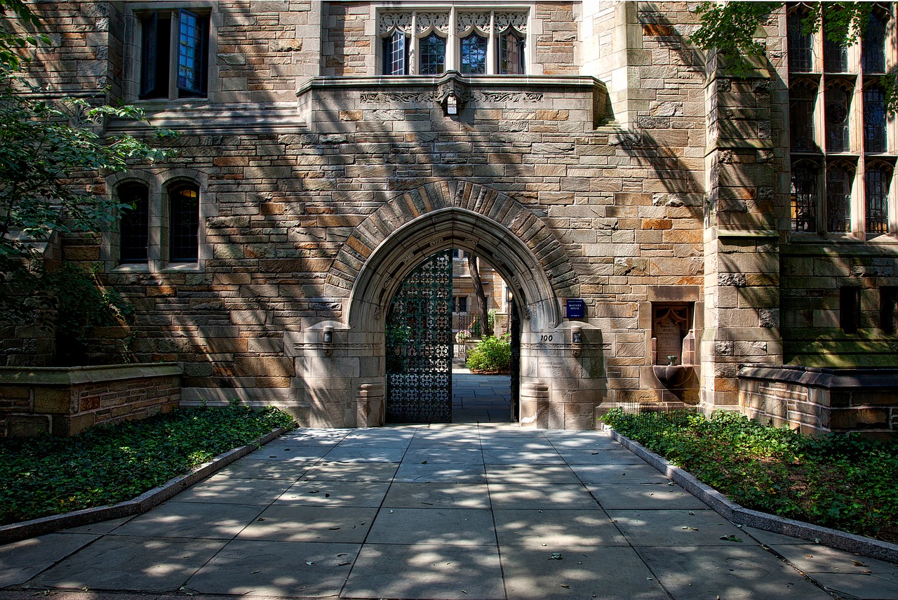 Universidade Yale: 300 anos de história