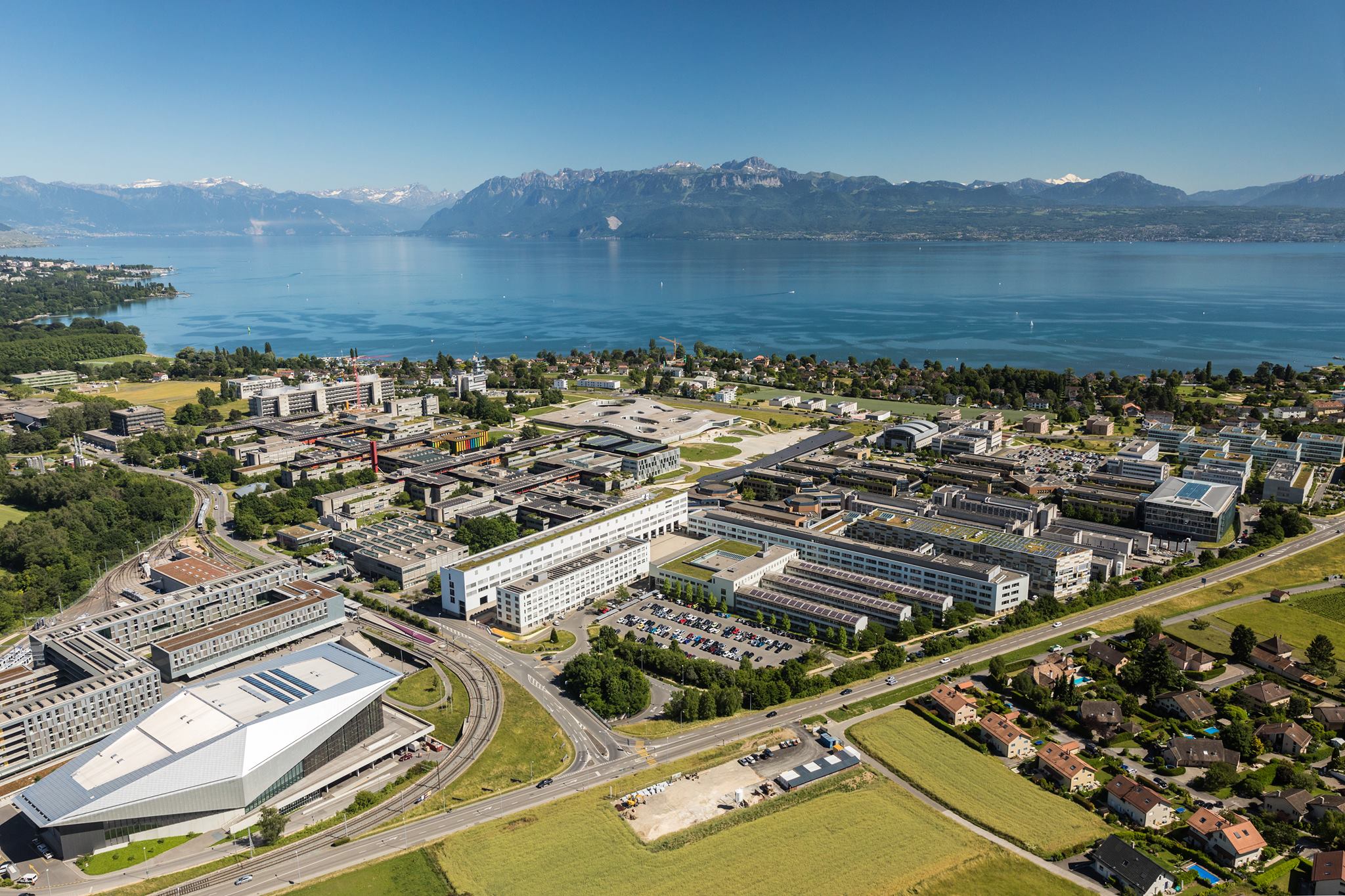 Por dentro da EPFL: conheça a segunda melhor universidade da Suíça